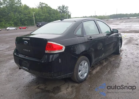 2010 Ford Focus S z USA, uszkodzony, nr VIN 1FAHP3EN9AW189594